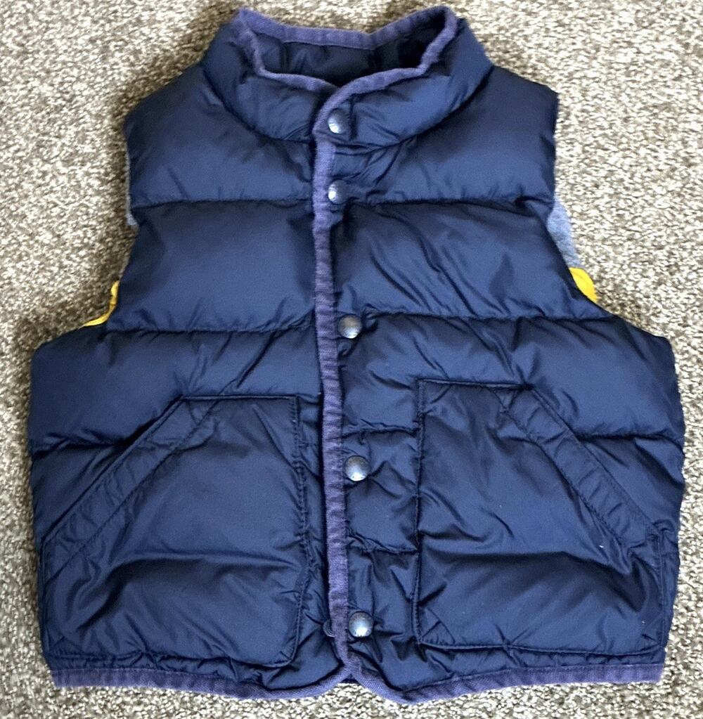 BABY GAP PUFFER VEST. Unisex. Striped Lining. Side Zip Pockets. Size 2 years